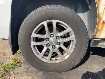 2009 chevrolet suburban lt1-1500-4wd with 242331 miles for sale near rochester, minnesota 950acb6b30234a2cb64bb3d3f3639bb3.jpeg