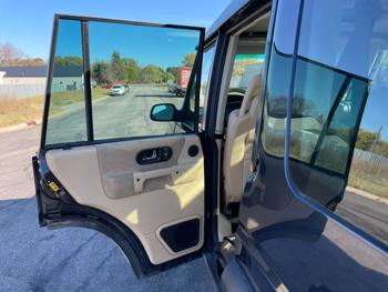 2004 land-rover discovery se with 129529 miles for sale near elk-river, minnesota 95d5d06221914c019aec414d092640d0.jpeg