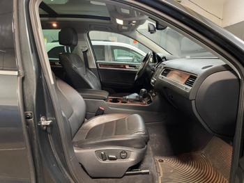 2012 volkswagen touareg lux with 249274 miles for sale near elk-river, minnesota 9643c3b1b05e4f09ad291fd7d0a984d8.jpg