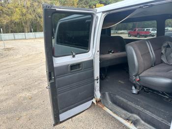 2001 dodge ram-wagon b2500 with 154485 miles for sale near elk-river, minnesota 96ceb8c47a464c47adc453cc133709d4.jpg
