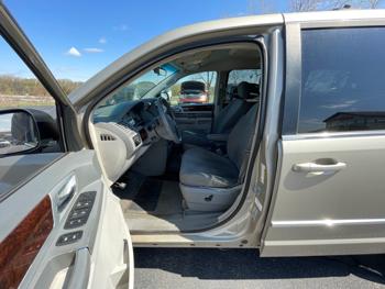 2009 chrysler town-&-country touring with 240699 miles for sale near clearwater, minnesota 97ba4066825c4c0c84dcaa12df9ac2c2.jpeg