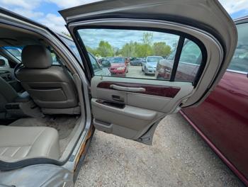 2003 lincoln town-car signature for sale near elk-river, minnesota 980e6baf45be49a3a05de7bbc3a5d56b.jpg