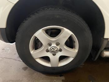 2006 volkswagen touareg with 203118 miles for sale near elk-river, minnesota 991fed39330f483581834f480b1cd162.jpg