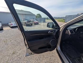 2014 jeep grand-cherokee summit-4wd with 200569 miles for sale near elk-river, minnesota 9b37f6a5fc044b41a53a700a10b5ade0.jpg