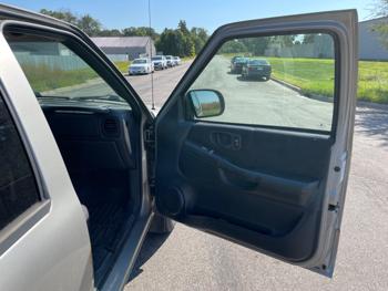 2004 chevrolet s-10 crew-cab-4wd-ls with 188749 miles for sale near elk-river, minnesota 9bc4d9485b9146688305f5b887705274.jpeg