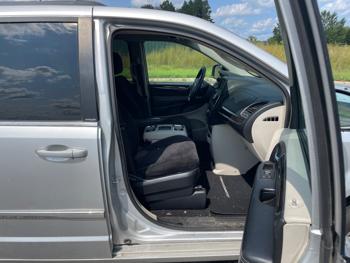 2011 chrysler town-&-country touring with 218543 miles for sale near elk-river, minnesota 9c21d3a9d52a40d89759b195ec6f25d5.jpeg
