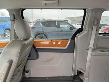 2008 chrysler town-&-country limited with 88271 miles for sale near rochester, minnesota 9e136f782b6747618658ded3ac82ed9b.jpeg