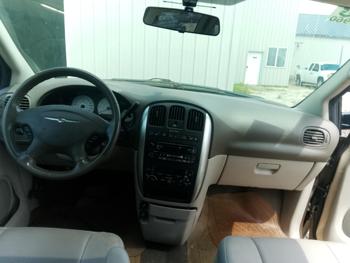 2006 chrysler town-&-country touring with 173423 miles for sale near elk-river, minnesota 9f9da69d37764010a760942a01996813.jpg
