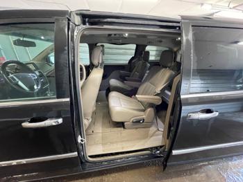 2016 chrysler town-&-country touring with 160048 miles for sale near elk-river, minnesota a07aec00ee37446081489509bf68924c.jpeg