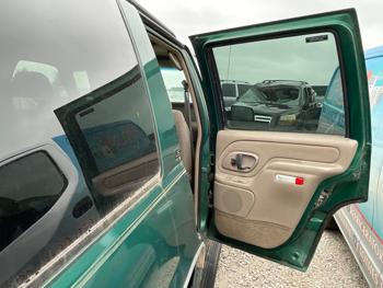 1999 chevrolet tahoe 4-door-4wd with 193393 miles for sale near elk-river, minnesota a5a581fb7214434e892c1dfe41d55fe2.jpeg