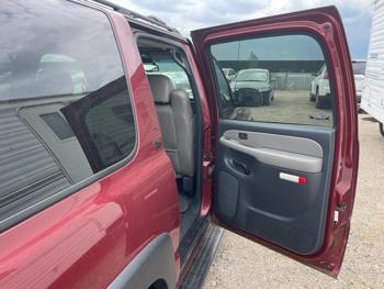 2001 chevrolet suburban 1500 with 236426 miles for sale near elk-river, minnesota a7fd2d66595a4f2eafc8143d2f5d8d2b.jpg
