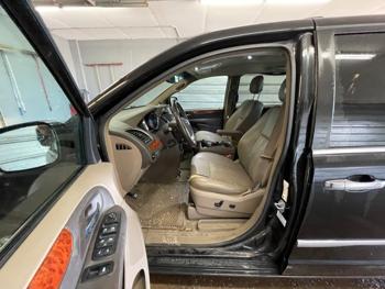2016 chrysler town-&-country touring with 160048 miles for sale near elk-river, minnesota a8e10cb16bf24c0b8ae6b0255596bbdb.jpeg