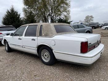 1997 lincoln town-car sel with 257716 miles for sale near elk-river, minnesota a93e6c0365064af2bf0c76ded1740b27.jpg