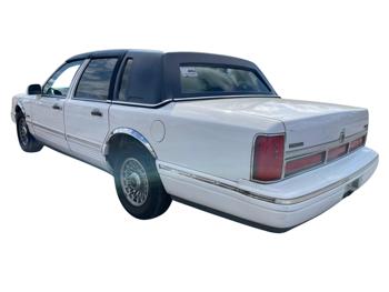 1997 lincoln town-car executive with 293168 miles for sale near elk-river, minnesota a9888e62039b4db49a5a0ae3258a118b.jpg