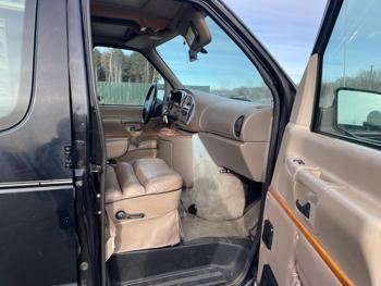1999 ford e-150 with 89626 miles for sale near elk-river, minnesota aa5274e8f84e4f30ab80de6d1c6928a2.jpg
