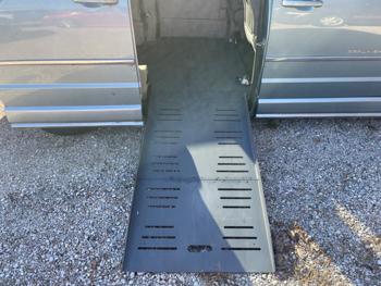 2010 chrysler town-&-country touring with 85465 miles for sale near elk-river, minnesota ade42c52a97c424688478d2a79ae2847.jpeg