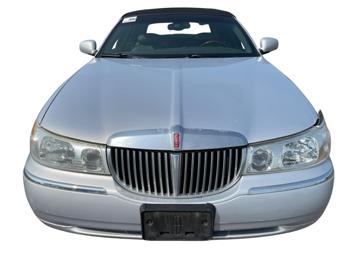 2002 lincoln town-car signature with 144823 miles for sale near elk-river, minnesota afc5c6ebae1e4417934fea93eabc25c2.jpg