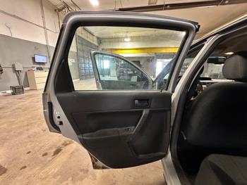2009 ford focus se-sedan with 189163 miles for sale near elk-river, minnesota b0b14804ccf04b5cb8ab118d27c26870.jpeg