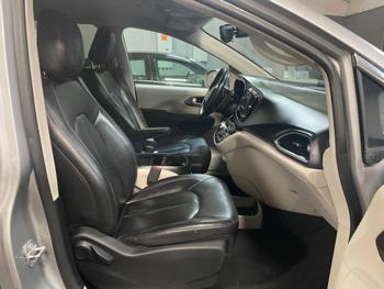 2017 chrysler pacifica touring-l with 146565 miles for sale near elk-river, minnesota b0bb61540d224bdabd98a8f70a0aed11.jpg