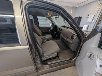 2007 jeep liberty sport-4wd with 124882 miles for sale near elk-river, minnesota b103848aa04f4f61b631140c16f1df52.jpg