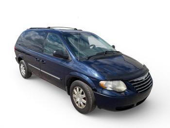2005 chrysler town-&-country touring with 276798 miles for sale near elk-river, minnesota b3d2c420778b481196144f911303fbee.jpg