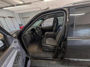 2004 mercury mountaineer convenience-4.0l-awd with 72086 miles for sale near elk-river, minnesota b514e6e7967c4b129054cc46f583064a.jpg