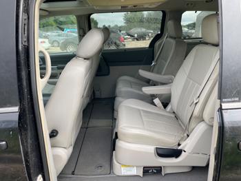 2008 chrysler town-&-country touring with 204610 miles for sale near elk-river, minnesota b5387ddef18b4be4a6de30fb1df15f3c.jpeg