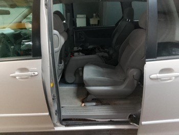 2005 toyota sienna with 153699 miles for sale near elk-river, minnesota b55e7b6a758c4548b52abc49b8054b9b.jpg