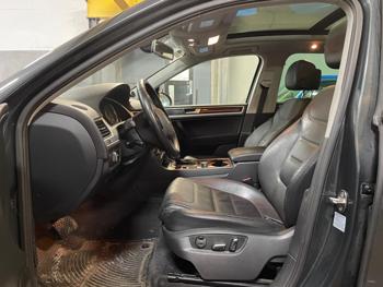 2012 volkswagen touareg lux with 249274 miles for sale near elk-river, minnesota b6e1f09f55954d32a577cf7cf6767105.jpg