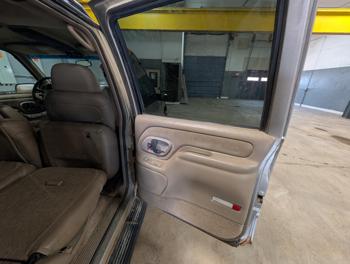 1999 chevrolet suburban k1500-4wd with 225203 miles for sale near elk-river, minnesota b7f43bbb718340f6a2a919cf2cff211b.jpg