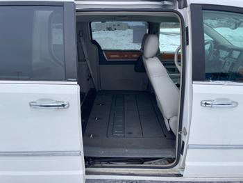 2008 chrysler town-&-country limited with 88271 miles for sale near rochester, minnesota b828912c80d74d31a2f0e5e17877e962.jpeg