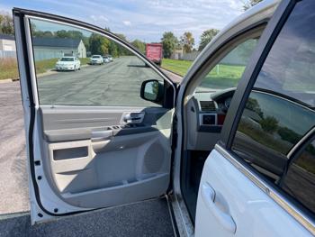2008 chrysler town-&-country touring with 227233 miles for sale near elk-river, minnesota b917c140c34e49d39c260ee70dcc9c8c.jpeg