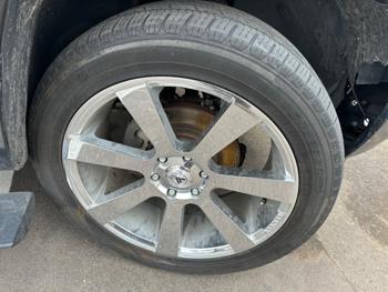 2014 cadillac escalade esv-awd-premium with 160814 miles for sale near burnsville, minnesota ba2f8cb39cf54932b1aee5c97384c595.jpeg