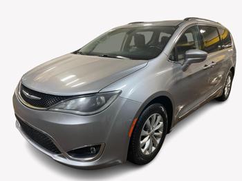 2017 chrysler pacifica touring-l with 146565 miles for sale near elk-river, minnesota bbff1b60ff0f4a11bbdc26e150fb0462.jpg