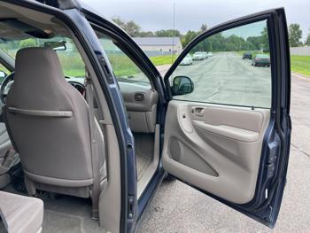 2002 chrysler town-&-country lx with 87452 miles for sale near elk-river, minnesota bf043feea3224642953076004de3584d.jpeg