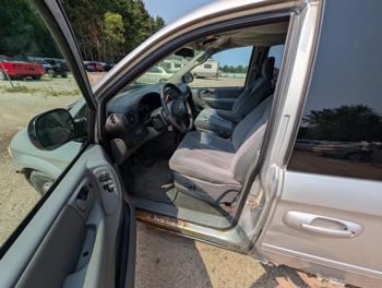 2006 chrysler town-&amp;-country lx with 222575 miles for sale near elk-river, minnesota bfa0ad22e9db424a825a781425d230ee.jpg