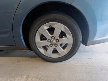 2009 toyota prius 4-door-liftback with 401240 miles for sale near elk-river, minnesota c05cc7457aca47fd818717e15903f5b7.jpg
