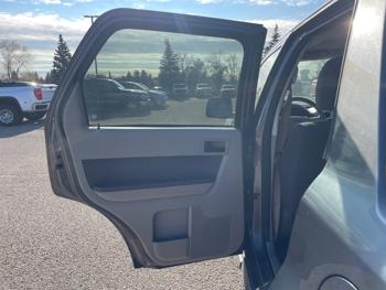 2009 ford escape xlt-4wd-v6 with 179919 miles for sale near fridley, minnesota c0c2a16163c1476698cebbe7233080ca.jpeg