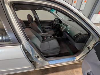 2004 honda civic-hybrid sedan-with-cvt with 142924 miles for sale near elk-river, minnesota c1082f7e97eb4d8f8e508eff67906f4a.jpg