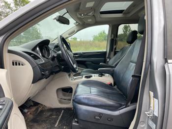 2016 chrysler town-&-country touring-l with 141316 miles for sale near elk-river, minnesota c12b6bbaadcf49ae9d86309124211160.jpeg