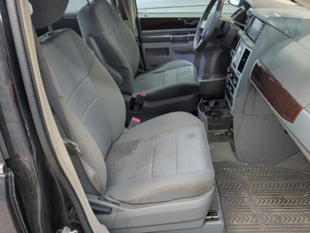 2009 chrysler town-&amp;-country with 195103 miles for sale near elk-river, minnesota c30cfbb7a601426ea314e4012fd3ebdd.jpg