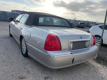 2005 lincoln town-car with 210142 miles for sale near elk-river, minnesota c38c27043eb24a1dbfef51b115d0b91a.jpg