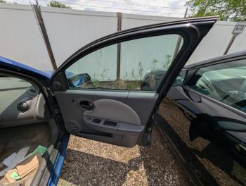 2004 saturn ion sedan-3 with 196187 miles for sale near elk-river, minnesota c4002f67345f450cae29417a4749f784.jpg