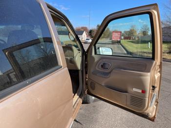 1999 gmc suburban 1500-4wd with 201982 miles for sale near elk-river, minnesota c536812ac0af44bcb14c1e0071d684bf.jpeg