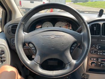2007 chrysler town-&-country touring with 161981 miles for sale near elk-river, minnesota c5c8b011f9b54c0ab5f69dc6c8ef88c6.jpeg