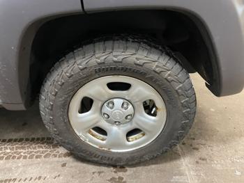 2004 jeep liberty sport-4wd with 104085 miles for sale near elk-river, minnesota c627e6ca4b6a4a3cbb1f63425fd5dfc6.jpeg