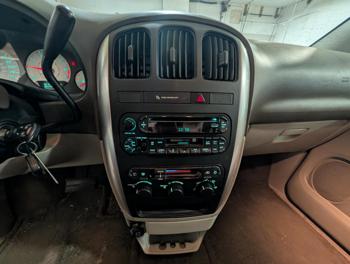 2006 chrysler town-&-country touring with 117074 miles for sale near elk-river, minnesota c639b17a273046afa30281a9bd6cb768.jpg