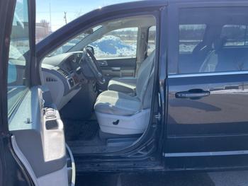2008 chrysler town-&-country touring with 153950 miles for sale near lake-elmo, minnesota c649a52ccee1465281dd82cca20b0f3e.jpeg