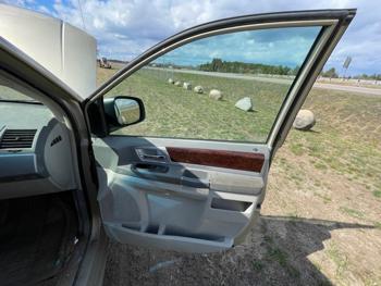 2010 chrysler town-&-country touring with 240153 miles for sale near rice, minnesota c8222c03175e4c2c88e5ee8f28cc6c0d.jpeg