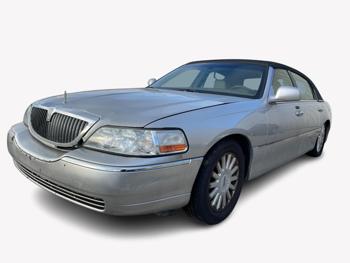 2005 lincoln town-car with 210142 miles for sale near elk-river, minnesota c8ed781f9f0a4c829b443710e3d43142.jpg